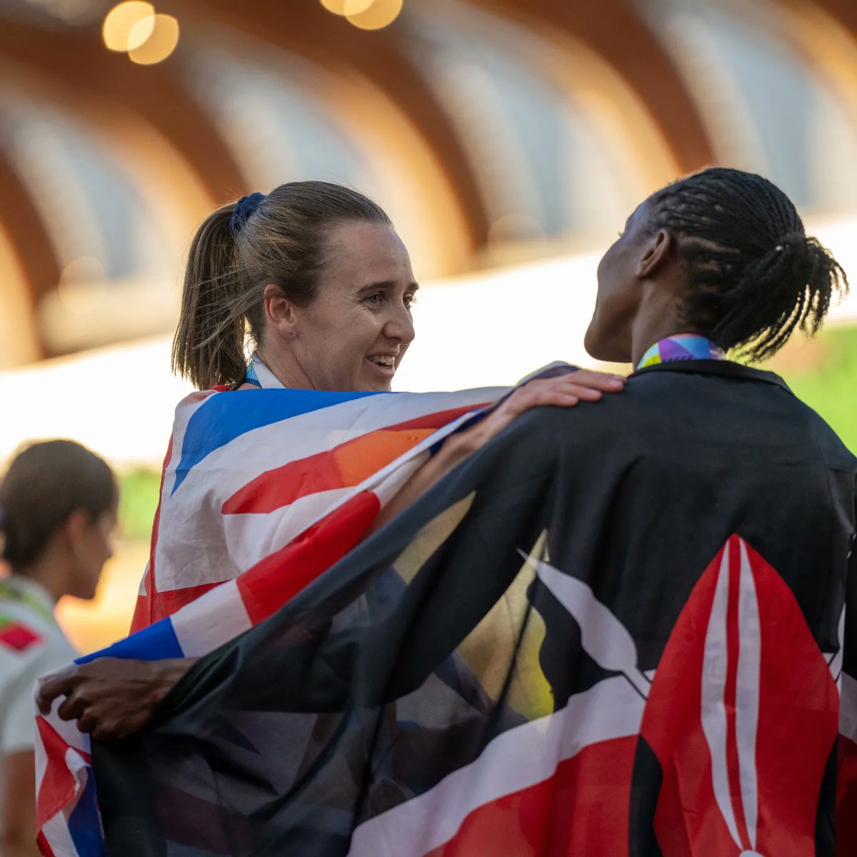 lauramuiruns's tweet photo. WORLD BRONZE MEDALIST 😭🥉
Absolutely over the moon to have won my first outdoor World Championship medal! 
Thanks you so much for all the support at home and here in Eugene, means so much 🥰 https://t.co/2hSiCDT8HV