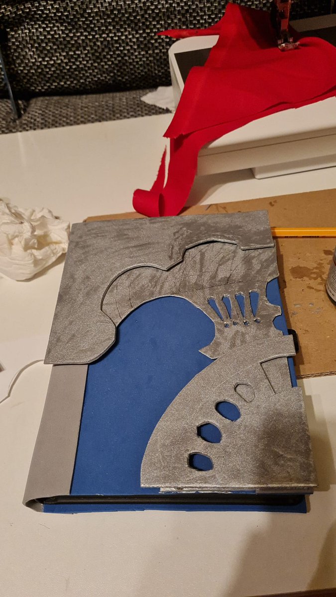 MagicRo11076397's tweet image. Die liebe Anna arbeitet momentan an ihrem Buch des Vanitas 💖 

@wcsgermany 
#VanitasNoCarte #wcsgermany #magicrose