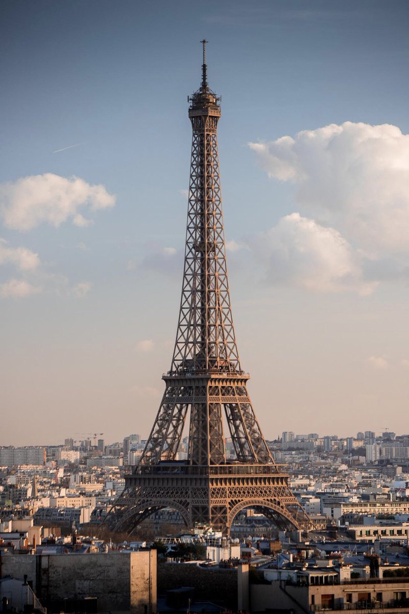 CaptainBitcoin_'s tweet photo. Gm #UDfam
On my last morning in Paris 🇫🇷 I went for a Sightseeing-run along the Seine to the Eiffel Tower🗼
I passed Notre Dame, Gare d'Orléans and Louvre.
Shoutout to the #UDteam, it was great to meet you at @Metaverse_conf and the Web3 Equality Lounge!! 💙💜
#Web3 #Metaverse https://t.co/IGP3erqlMI