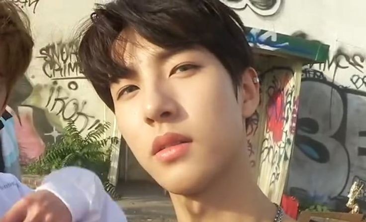 mrhverse's tweet photo. 18 year old renjun is really something else https://t.co/GwpynKouGV