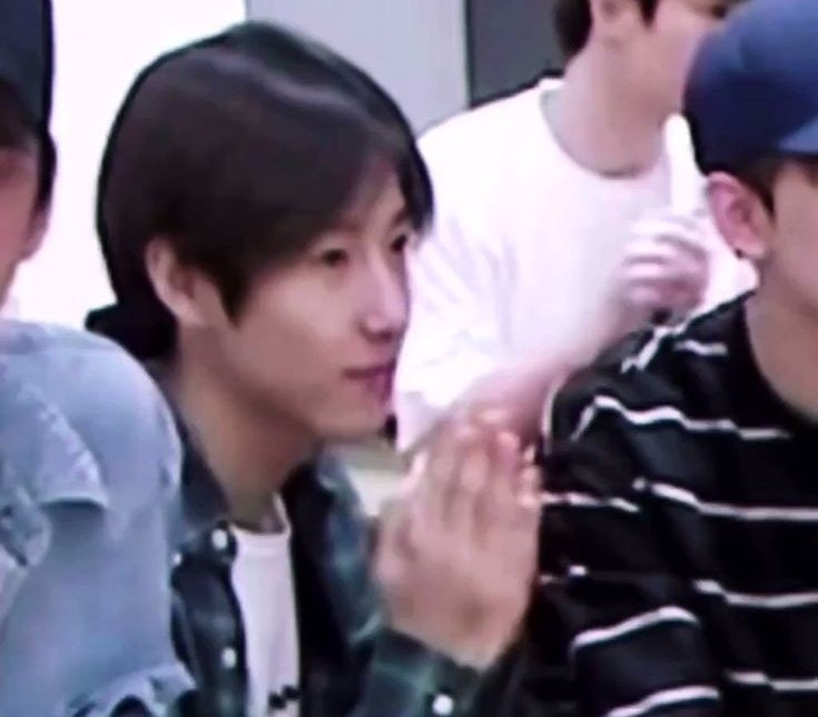 mrhverse's tweet photo. 18 year old renjun is really something else https://t.co/GwpynKouGV