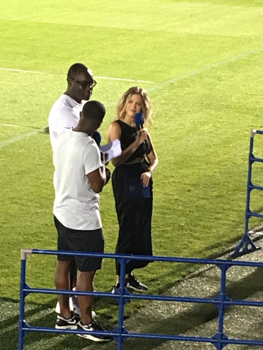 AllezBoroChans's tweet photo. @AmbreGodillon With Mr.Patrick Mboma! https://t.co/gKBxe8tQNe