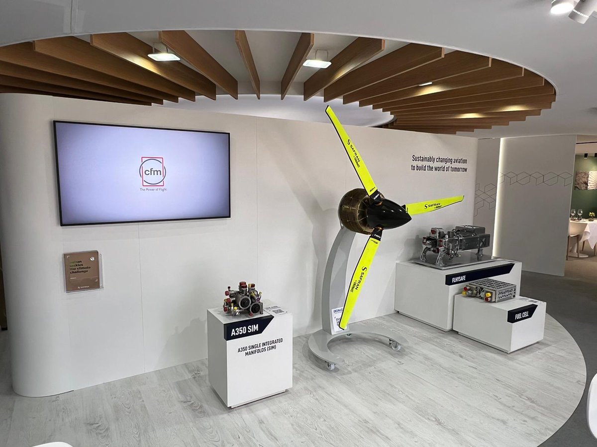 SAFRAN's tweet photo. [#FIA2022] It's day 2️⃣ at @FIAFarnborough International Airshow 2022.
🤩 Come &amp; meet our experts at our @Safran chalet #B034.

#airshow #expo #avgeek #aviationlovers https://t.co/nQtt78HOVu