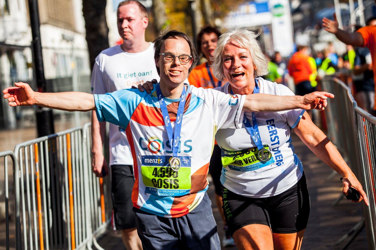 Het Menzis 4 Mijl van Groningen HITTEPLAN🥵

- Ga NIET hardlopen ❌
- Denk WEL na over hardlopen 🤔
- Schrijf je in voor de 4 Mijl ✏️
- Veeg het zweet van je voorhoofd 🥵
- Relax; de 4 Mijl is pas op zondag 9 oktober

4mijl.nl/inschrijven #4mijl #hitteplan  #hittegolf  #hitte