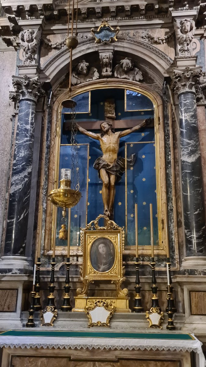 Tarchezio's tweet photo. #23anni fa ti abbiamo seguito ... abbiamo detto quel SÍ e preso la nostra Croce. 

Con i nostri limiti.. le nostre cadute..le nostre miserie.

E nella tua infinita misericordia ci hai riempito di grazie infinite... senza meriti...
 
Deo Gratias 🙏 https://t.co/13Ymzw7jDF