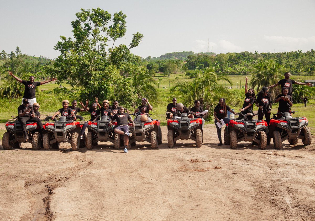 park_busika's tweet photo. We're calling all thrill seekers, adrenaline junkies and people who like to live on the wild side. Their is an awesome offer up for grabs so don't miss out!
Simply buy action packs going for 19k and 30k at any KFC outlet in Uganda, take a picture and post it.
#KFCActionpack https://t.co/E11glav6rL