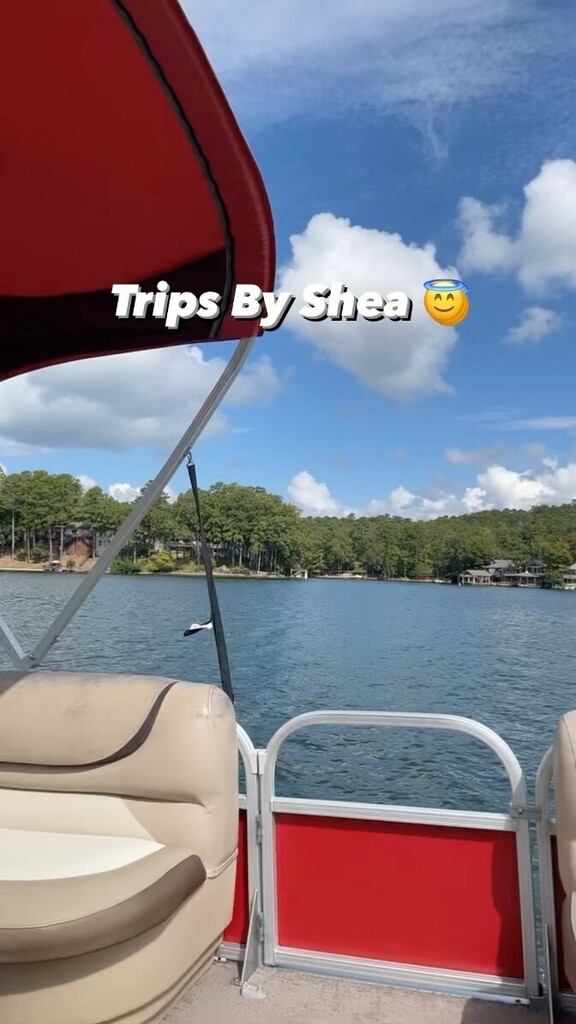 RawSheaButta's tweet photo. Up Thanking God that I own my very own home based travel business as an independent travel agent! 🙏🏽 Can you guess this destination⁉️🌈☀️🌊 Better yet, WHAT IS YOUR FAVORITE VACATION DESTINATION ⁉️😇 https://t.co/HDiWaYE0vP https://t.co/rSWDiW7btq