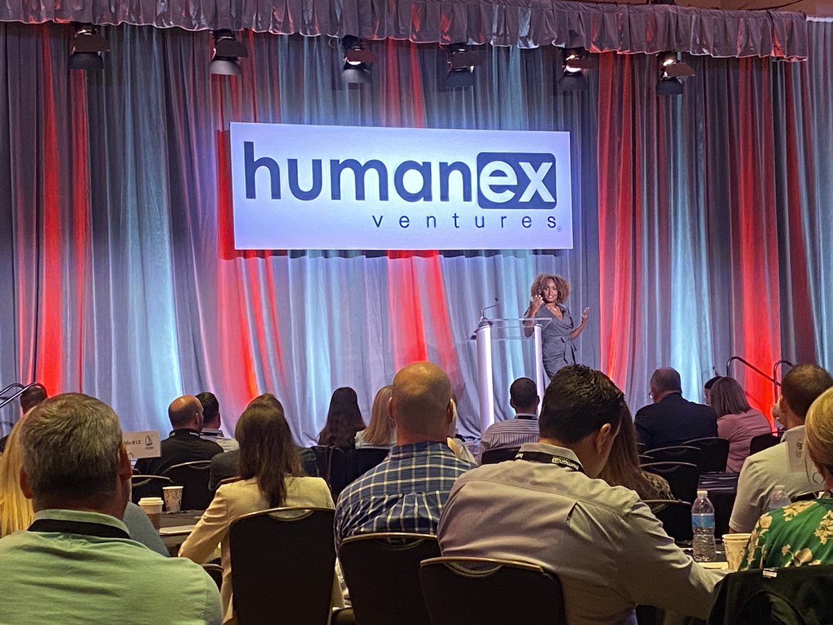 drorzel's tweet photo. Kicking off #hxvsummit with @valorieburton …can’t wait to hear her! @BradBlack5 - TY for inspiring more multipliers in our world! https://t.co/5PLVGgFV4R