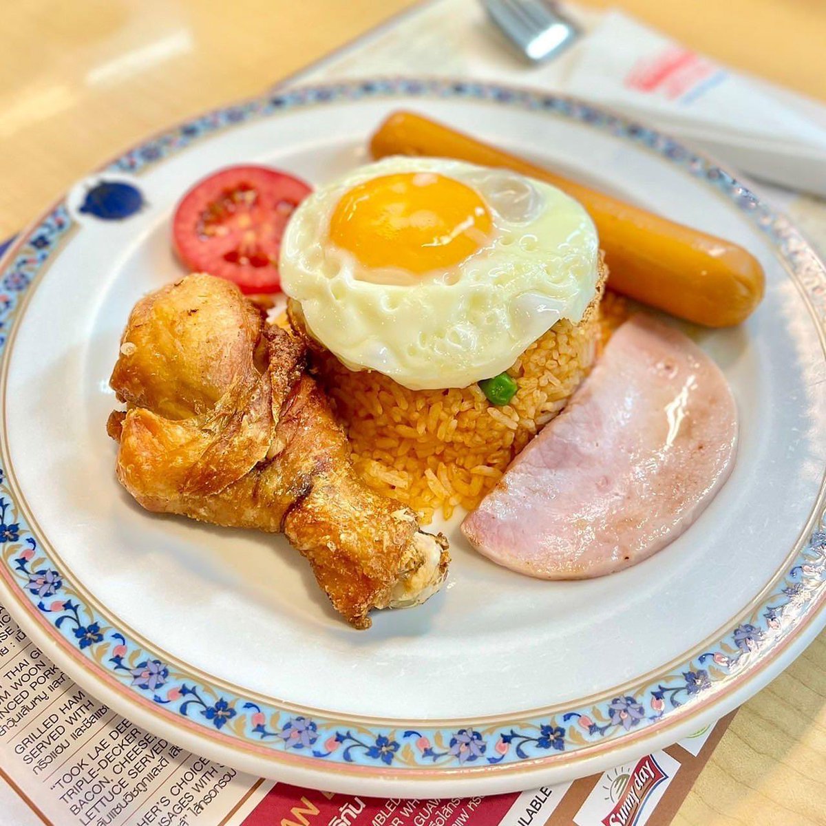 pnhorizon's tweet photo. รับข้าวผัดอเมริกันเพิ่มอีกจานไหมคะ ?
想加点American Fried Rice吗？ https://t.co/TpRFw0aDhf