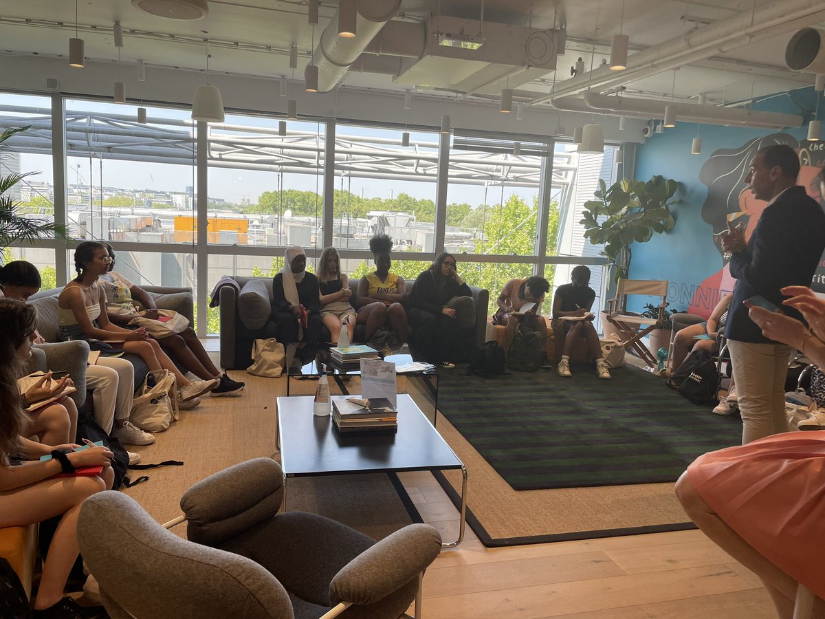 Aujourd’hui me voici à l’usine digital <a href="/RATPgroup/">RATP Group</a> pour un événement @BecomtechFr 👩‍💻

Très heureuse de rencontrer des jeunes femmes pour parler des métiers du numérique, de <a href="/Pix_officiel/">Pix</a> &amp; de leurs futures.

Merci <a href="/BenjaminMarteau/">Benjamin Marteau</a> pour m’avoir fait découvrir cette initiative 🙏