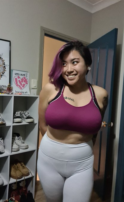 Honey’s pics and videos