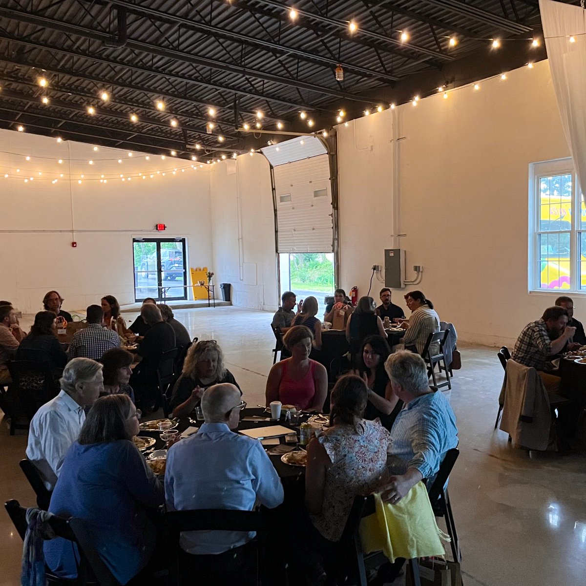 Elizabeth Hitchcock tweet media