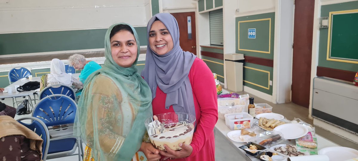 QPCOBEDFORD's tweet image. .Today was the end of term for the Khush Haal group, well done to everyone who volunteers, it looks like you had fun 😀. The group will start back on Tuesday 6 September from 10.30am at the Queen's Park community centre, lots of activities planned such as 
@JohnBunyanBoat 🙌
