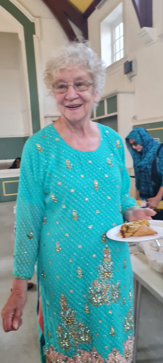 QPCOBEDFORD's tweet image. .Today was the end of term for the Khush Haal group, well done to everyone who volunteers, it looks like you had fun 😀. The group will start back on Tuesday 6 September from 10.30am at the Queen's Park community centre, lots of activities planned such as 
@JohnBunyanBoat 🙌