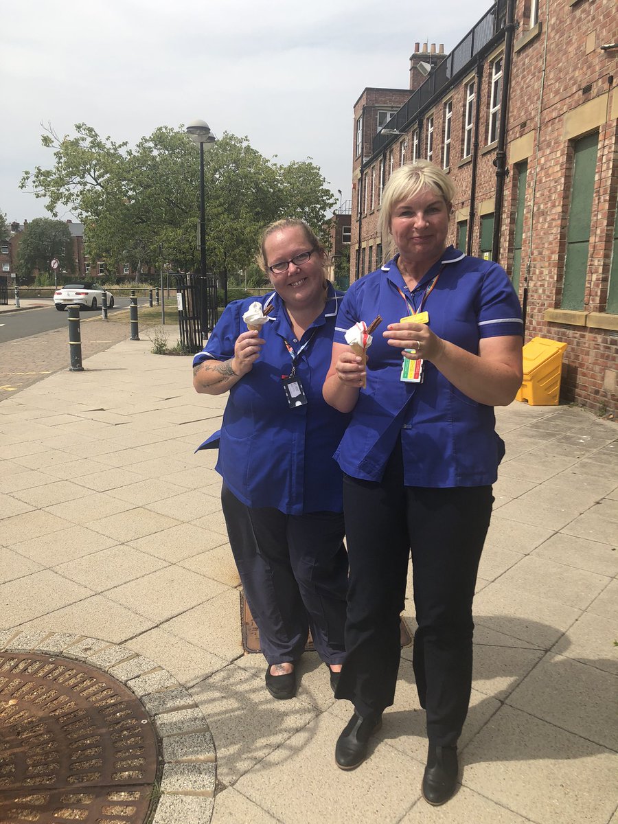 amanda010187's tweet photo. Staff at CAV enjoying the free ice cream courtesy of the Newcastle Hospitals Charity. Thank you! @NewcastleHosps @Newcastle_NHS https://t.co/zglCUvMZtE