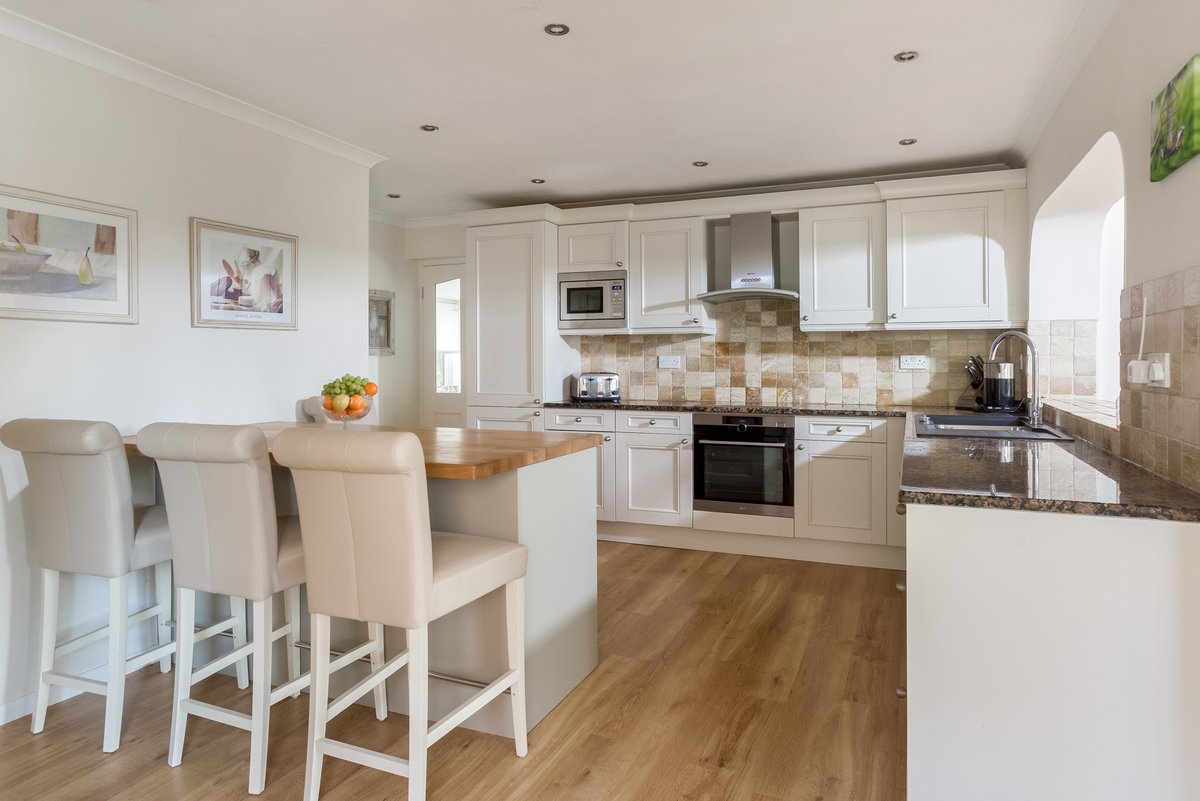 Peter Clarke & Co tweet media