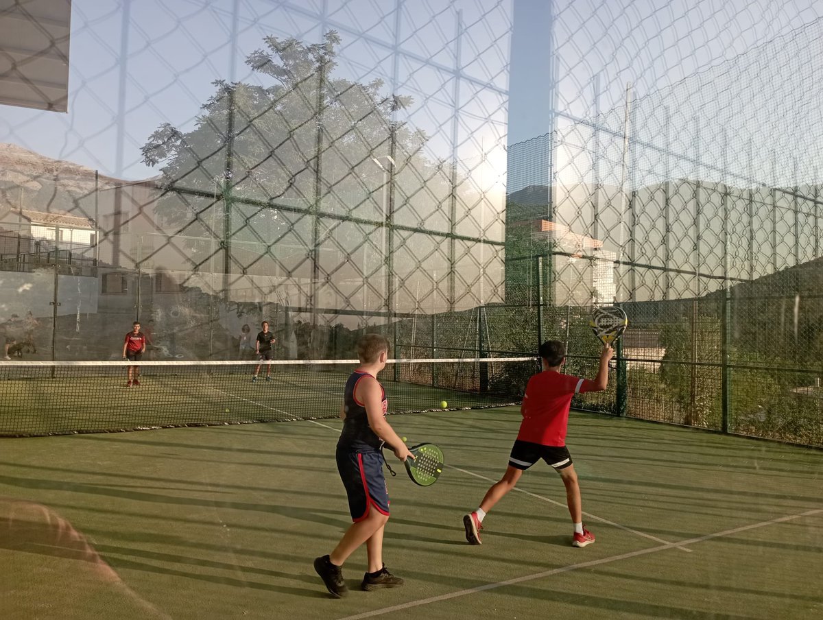 🗓️ El pasado fin de semana los aficionados al pádel disfrutaron del I Maratón Local en #Torres 🎾 

Unas jornadas de deporte y competición que seguro repetiremos de nuevo👌 
 
¡Os esperamos a todos en el Maratón de Pádel Provincial! 😁

#Torres #TorresAvanza #Deporte #Pádel #Jaén