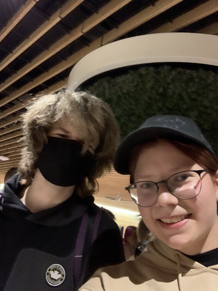Traveled_77's tweet photo. Met ranboo at the airport! Never though this would ever happen.💜 
Thank you for taking time to sign my cap. 

#Ranboo https://t.co/h0cvHNIXq3