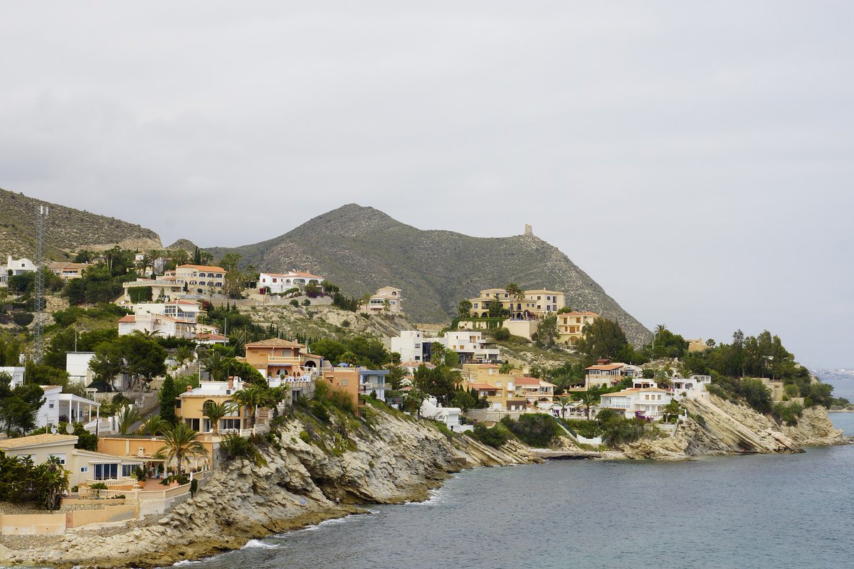 CampelloTurismo's tweet photo. ¡Buenos días! ¿Sabes que todo esto es El Campello? 23KM de costa dan para mucho... Centro histórico,  paseo marítimo, acantilados, montaña, playas urbanas...

#elcampello #elcampellosonríe #costablanca #comunitatvalenciana  #BackToSpain #playa #montaña #cultura #viajarenfamilia https://t.co/LQC7l2FtUW