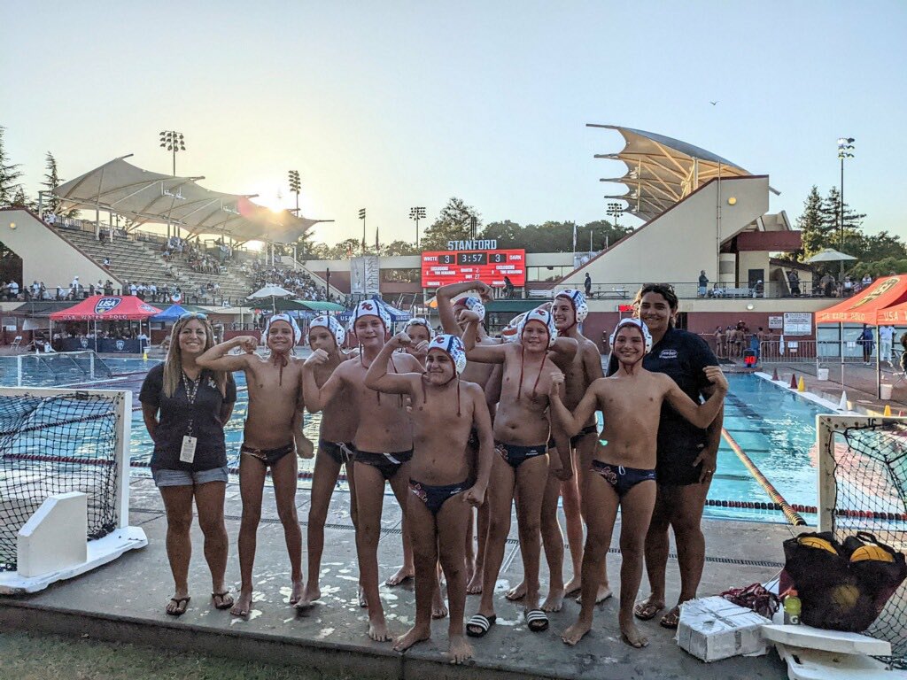 12U Red on day three of Junior Olympics!
#southcoastaquatics #youthwaterpolo #youthsports #workethic #sportsmanship #teamwork #usawaterpolo #uswp #clubloyalty #teammatesforlife