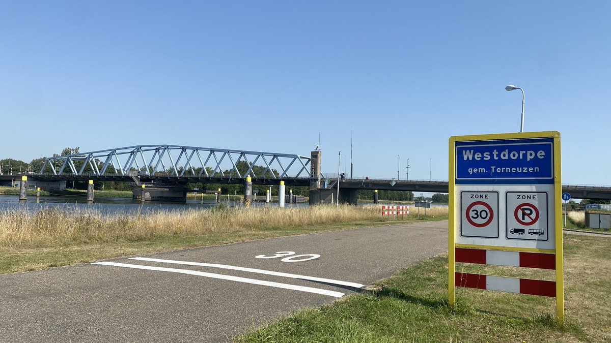Het is inmiddels 31 graden hier in #westdorpe #omroepzeeland