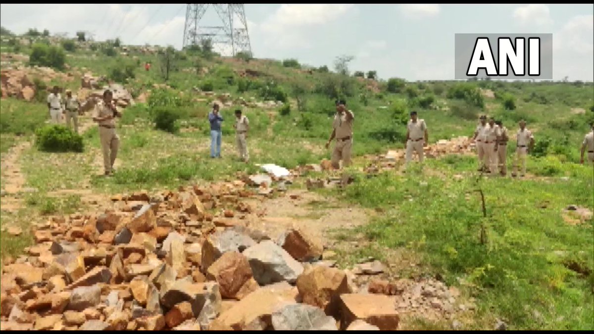 TOIGurgaon's tweet photo. Tawadu (Mewat) DSP #SurendraSinghBishnoi, who had gone to investigate an instance of illegal mining in #Nuh , died after being run over by a dumper driver. Search operation is underway to apprehend the accused https://t.co/QSrVdD9R68