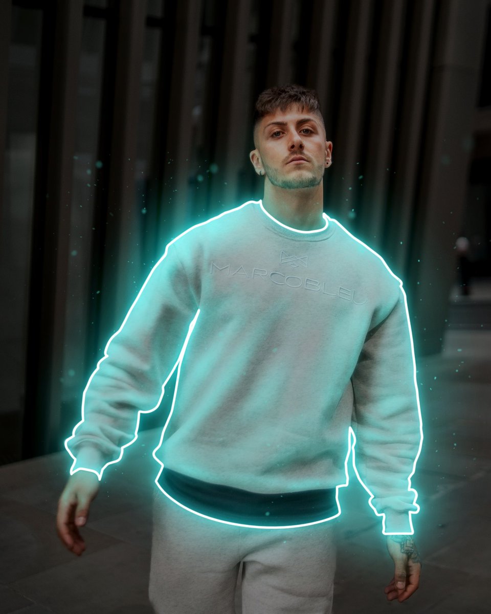 How to make a GLOW OUTLINE in Affinity Photo - youtu.be/sQcTw5Qk6uU

#AffinityPhoto #madeinaffinity #affinityphotomanipulation #affinityphototutorial @affinitytuts @affinitybyserif