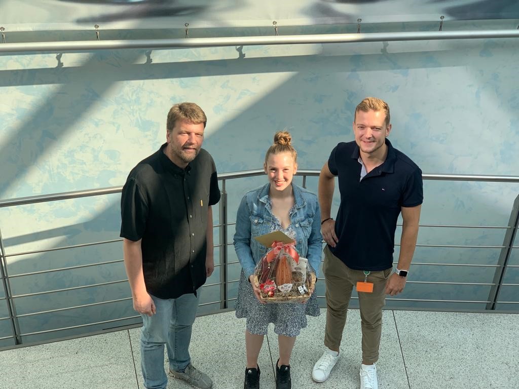 BehnckeGmbH's tweet photo. Herzlichen Glückwunsch zur bestandenen Prüfung zur Industriekauffrau IHK, liebe Johanna Strassmair. Toll, dass Du uns im Export erhalten bleibst! Viel Erfolg und eine tolle Zeit weiterhin bei BEHNCKE.
#ihk #industriekauffrau #ausbildung #Behncke #wasseraufbereitung https://t.co/vGYsXBJ55V