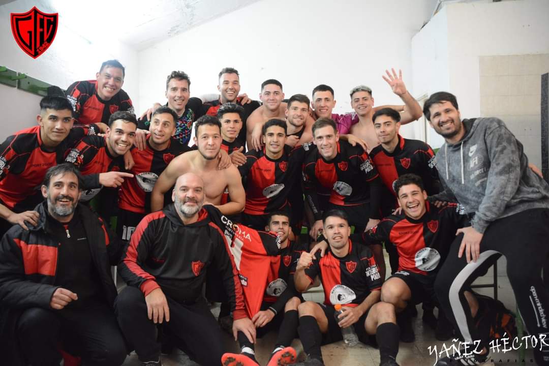 GAIMAN SEMIFINALISTA

El rojinegro logro imponer su poderia de visitante y marco en dos oportunidades. Curru y tanque marcaron los goles, y todo el equipo defendio los colores hasta el ultimo minuto.

#VamosRojinegro