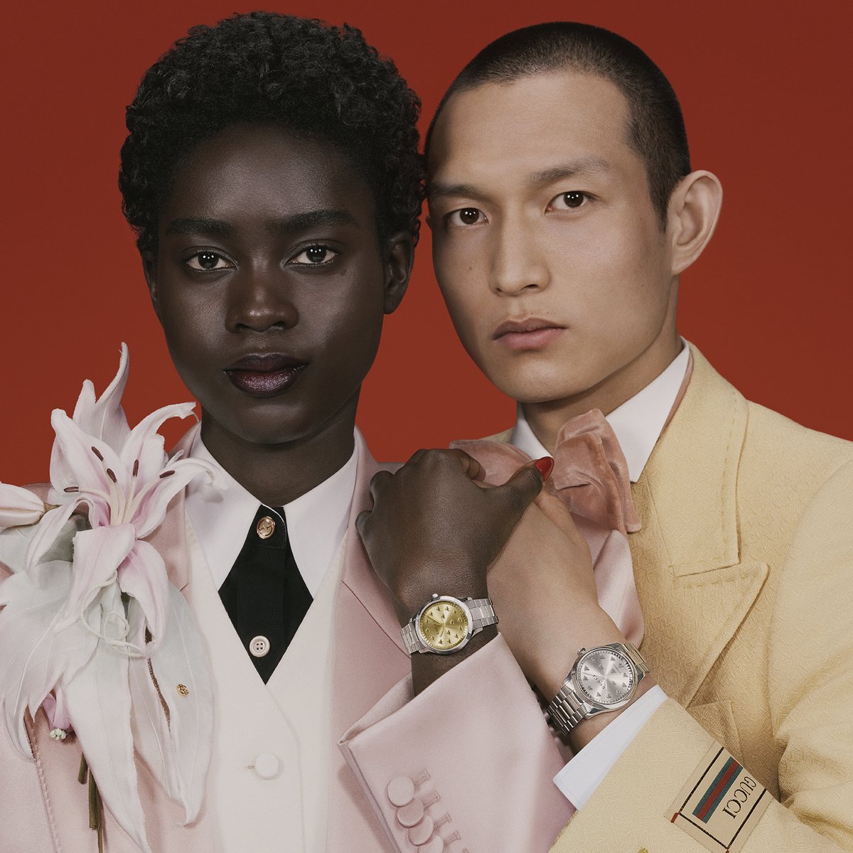 gucci_jp's tweet image. #AlessandroMichele が構想し、#AngeloPennetta が撮影したグッチの新しいウォッチ＆ジュエリー コレクションの広告キャンペーンの主役のひとつは、〔G-タイムレス〕ウォッチ。
Art direction by #ChristopherSimmonds。
on.gucci.com/GTimeless2022_…
#GucciJewelry