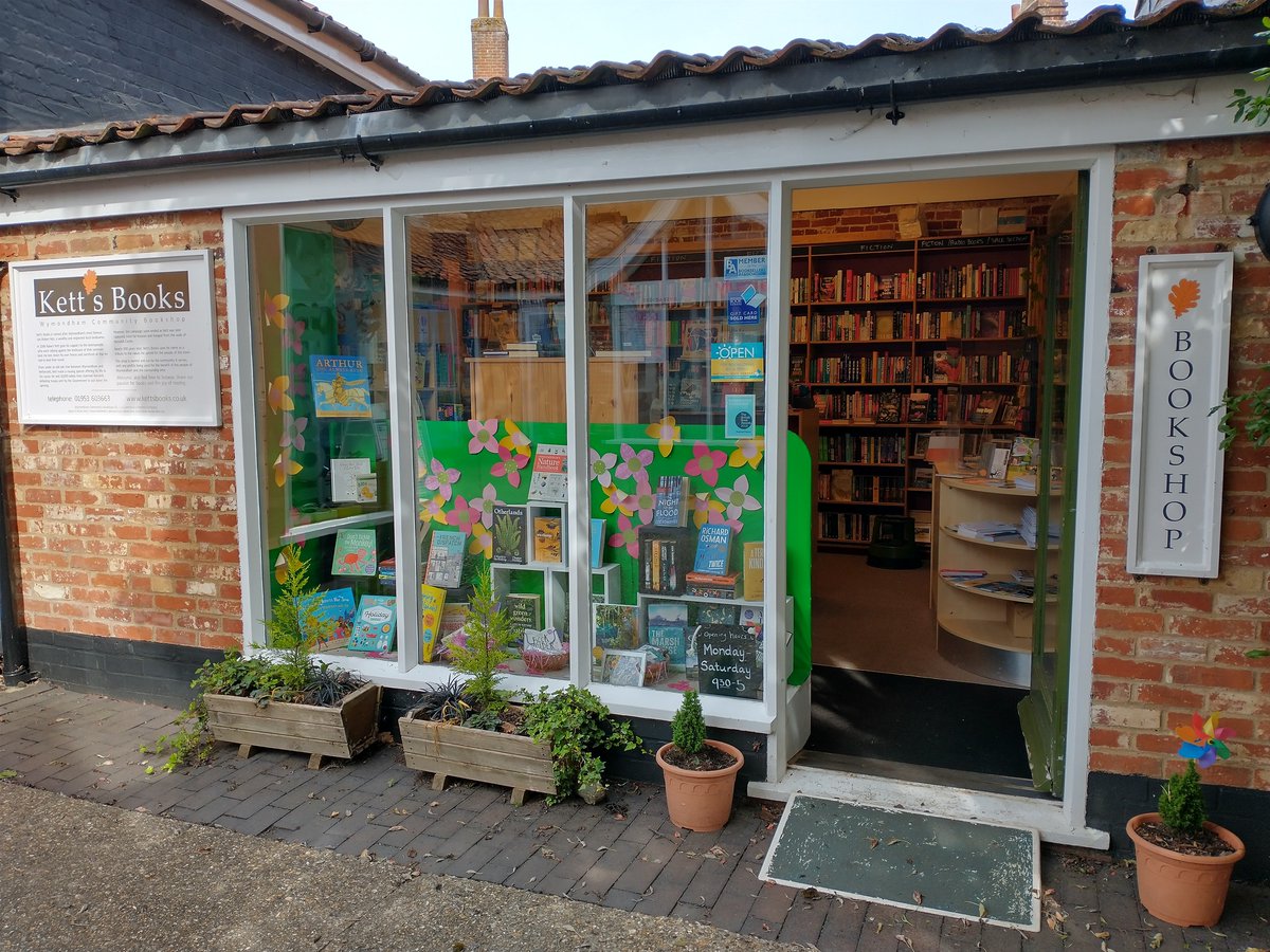 📣Next up, we're saluting @KettsBooks; an independent community bookshop run by volunteers in the market town of Wymondham for the benefit of the whole community through events and outreach!📚 #meetthebookshop Find your new favourite indie:uk.bookshop.org/pages/store_lo…