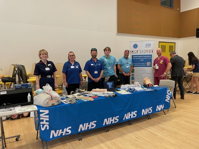 Chelsea_e_davis's tweet photo. What an amazing career event held at @StWilfridSchool last Friday. Promoting AHP and other roles and routes into the NHS.
Thank you to our @AHPSussex Career Ambassador, Jay McDonald, for attending this amazing event and thank you to St Wilfreds for having us!
#NHSfutureworkforce https://t.co/hjYHNW3Msu