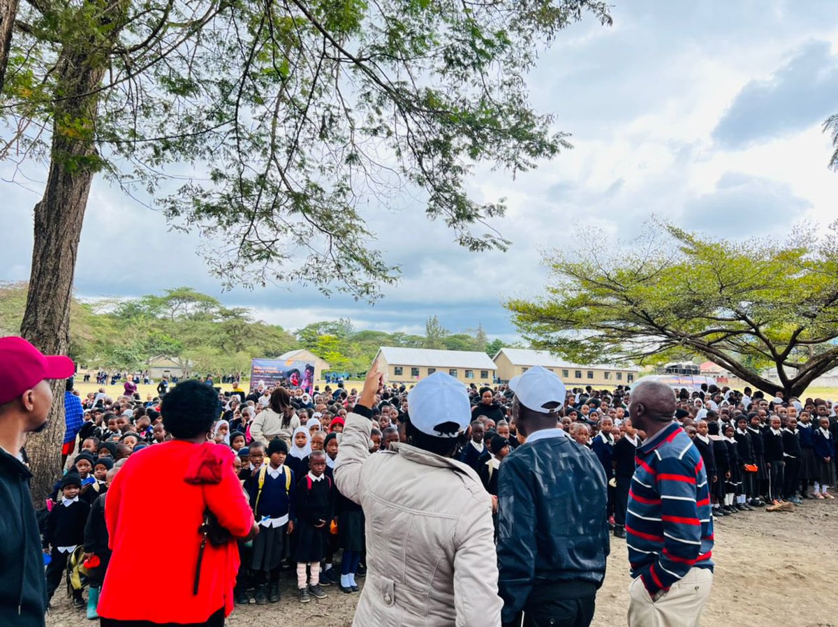 GAIN_TANZANIA's tweet photo. Activating Meru district today : CBC team continues to advocate the usage of nutrient enriched food, specifically PVA maize to school going children. The activity goes hand in hand with consumption of PVA maize flour porridge 🥣 
@GAINalliance @HarvestPlus https://t.co/q7CPLWYoiP