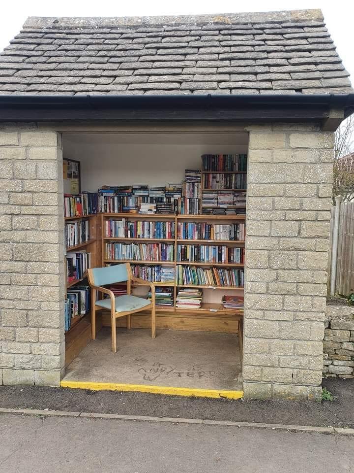 🙀 Parada de autobús 📚