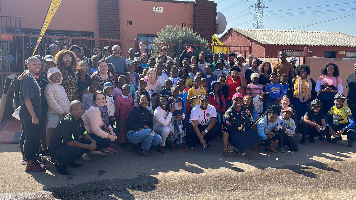 Yesterday became a dream come true for the members of #VulisBookClub when <a href="/MacEdSA/">Macmillan SA</a> showed up with donations for the kids, a reading trolley, books in different SA languages, mats &amp; cushions and built a reading corner for the kids. More donations came with <a href="/book_ibhoni/">BOOK IBHONI</a> &amp; CHD. 1/3