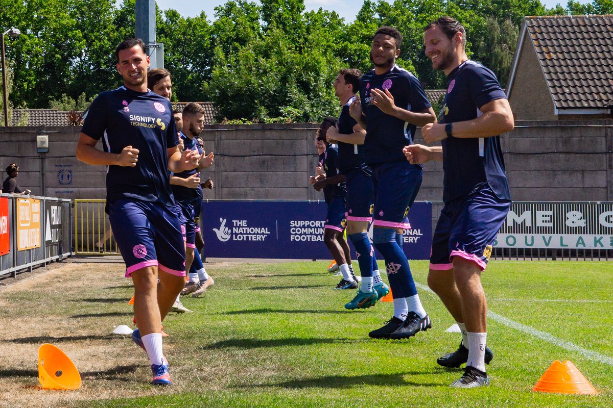 TONIGHT 

We host <a href="/MillwallFC/">Millwall FC</a> Under 23s at Champion Hill! 🦁 

🎟️£12 Adults
🎟️£5 Concessions
🎟️U13 free
⚽️7:30pm KO

TICKETS - app.fanbaseclub.com/Fan/Tickets/Se…

*ST not valid for this game*
*Card only payments*

#DHFC 💖💙