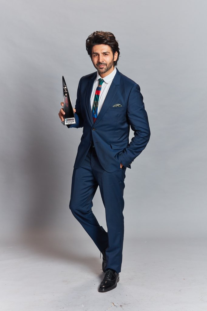 htcity's tweet photo. Here’s India’s Most Stylish (Male) @TheAaryanKartik at #HTMostStylishAwards #KartikAaryan #HTMS2022 #HTMostStylish #HindustanTimesMostStylish2022 https://t.co/IwVdVn5Ozq