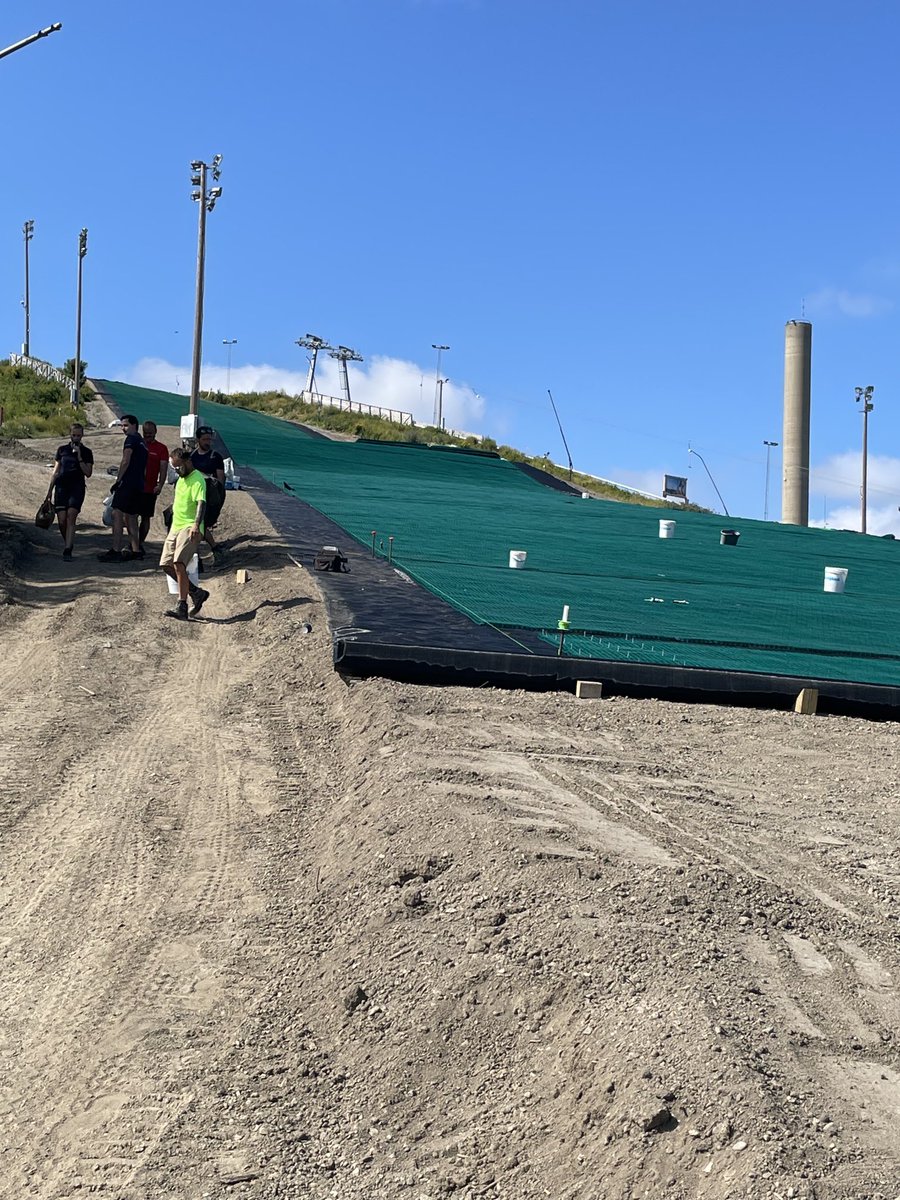 Ob der Hitze Lust auf Skifahren? In Stockholm ist bald alles bereit für die Sommerski-Saison.