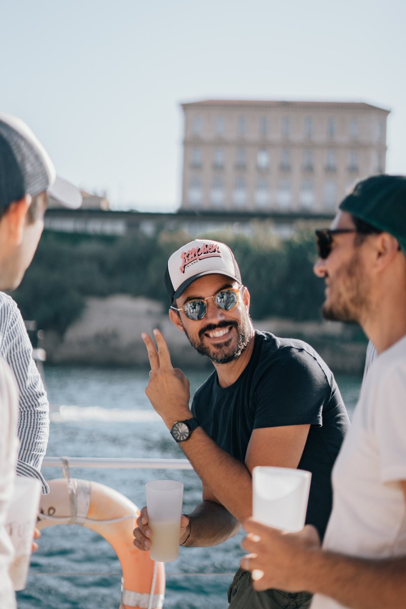 Infostrates's tweet photo. La semaine dernière, nous avons passé une belle soirée bateau 🌊 sur le catamaran géant du Levantin 🙌 ! 
Un moment privilégié avec toutes les équipes dans un cadre exceptionnel du Vieux-Port aux îles du Frioul jusqu'au coucher du soleil 🤩 !
#teambuilding #marseille https://t.co/xOs2gr9n1H