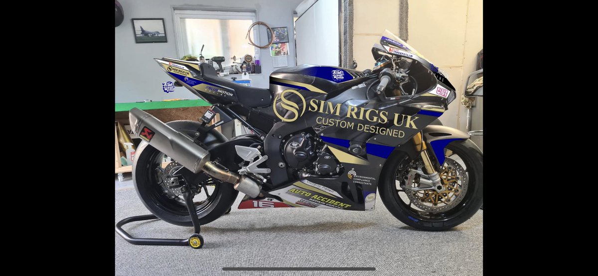 StuartSim007's tweet image. The #beast in development is looking #hot @Brands_Hatch @OfficialBSB #superstock @HondaUKBikes @HondaracingCom