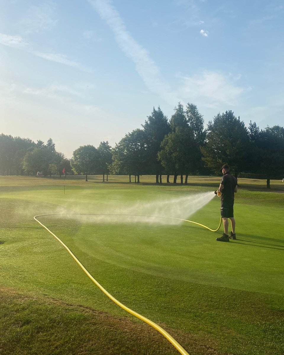 nulgc1908's tweet photo. ⛳️Our Greenkeepers are working to keep the course hydrated in these extreme conditions 🥵How many of you are playing golf today?! 🏌️‍♂️ https://t.co/NFWBdUem5l