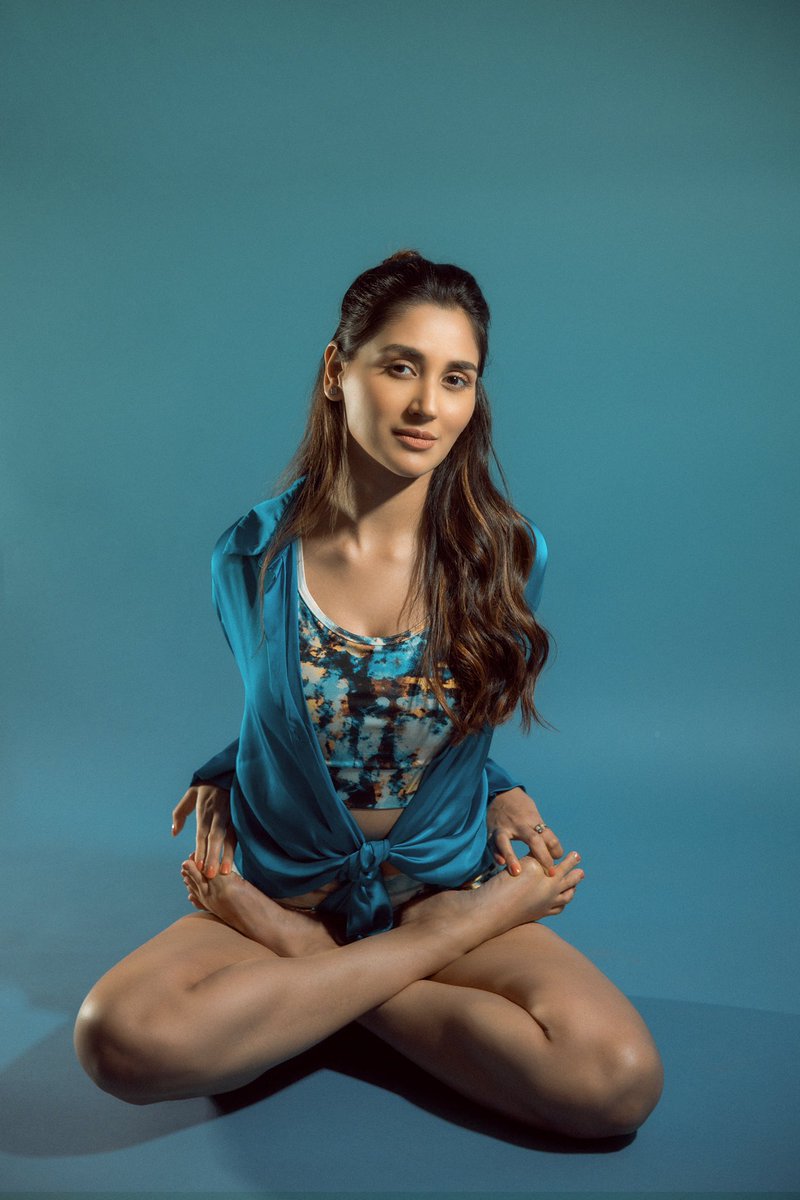 nikifyinglife's tweet photo. 💙🧘‍♀️💙
.
#BaddhaPadmasana
#BoundLotusPose https://t.co/DqOYj4MYCy