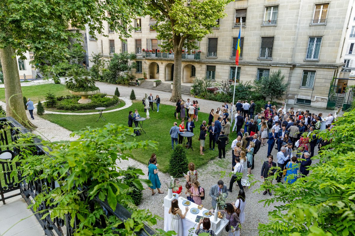 📢 Le 12/07, le Cycle des Hautes Études Européennes (Chee) fêtait ses 15 ans sous le signe de l’#Europe des Lumières à l’hôtel de Béhague à Paris. Auditeurs et invités d'honneur ont eu la chance d'écouter <a href="/GnrationMozart/">GENERATION MOZART EN CHAMPAGNE</a> 🎻

👉 En savoir plus sur le Chee : insp.gouv.fr/chee
