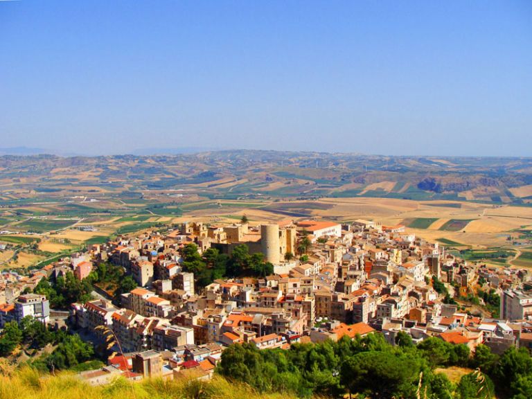 ItsLending's tweet photo. Scopri la nuova campagna di #ITSLending nel #borgo #siciliano di #Salemi, in provincia di Trapani, in #Sicilia! https://t.co/uZIs9pwLwA @MatCerri @ITSforItaly @alegher @valentina_magri https://t.co/qNrgXPOtM2