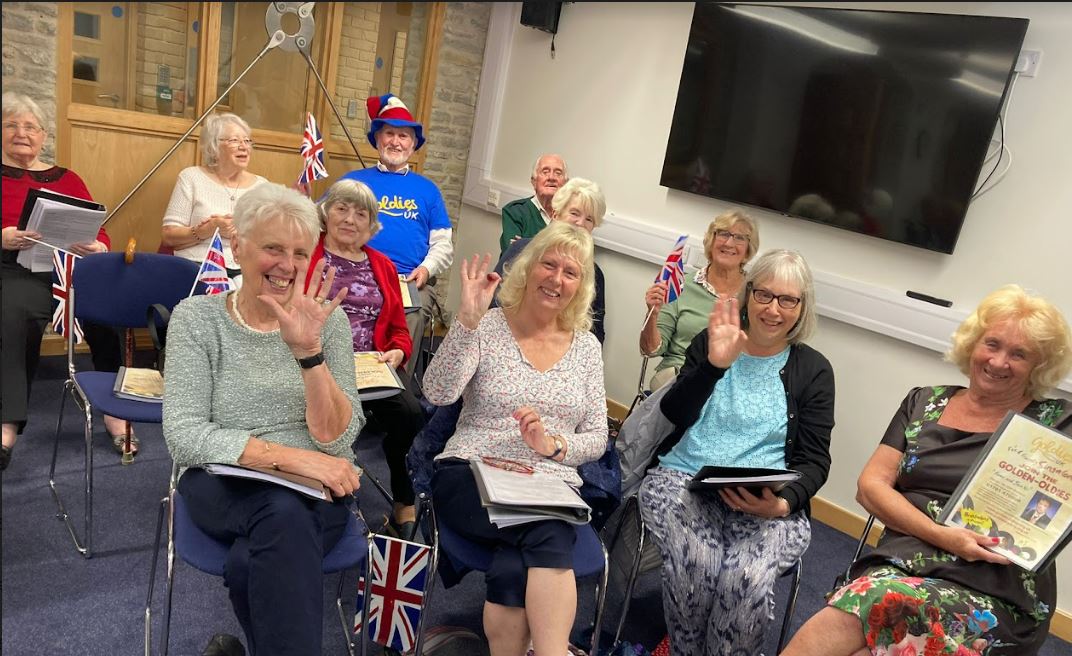 WOW! It's HOT HOT HOT
Keep cool indoors and sing-a-long today at 11am, with songs celebrating the #GreatOutdoors and catch up on some of our <a href="/GoldiesCharity/">Golden-Oldies</a> #JubileeCelebrations.

goldieslive.com