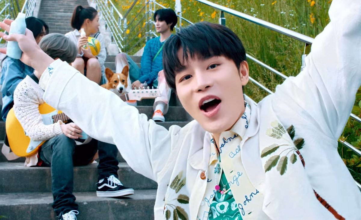 avocadhee's tweet photo. Apasii ni orang lucuu bangeetttt 😭😭🤍 #NCTLAB_RainDay https://t.co/BfdD07A0vW