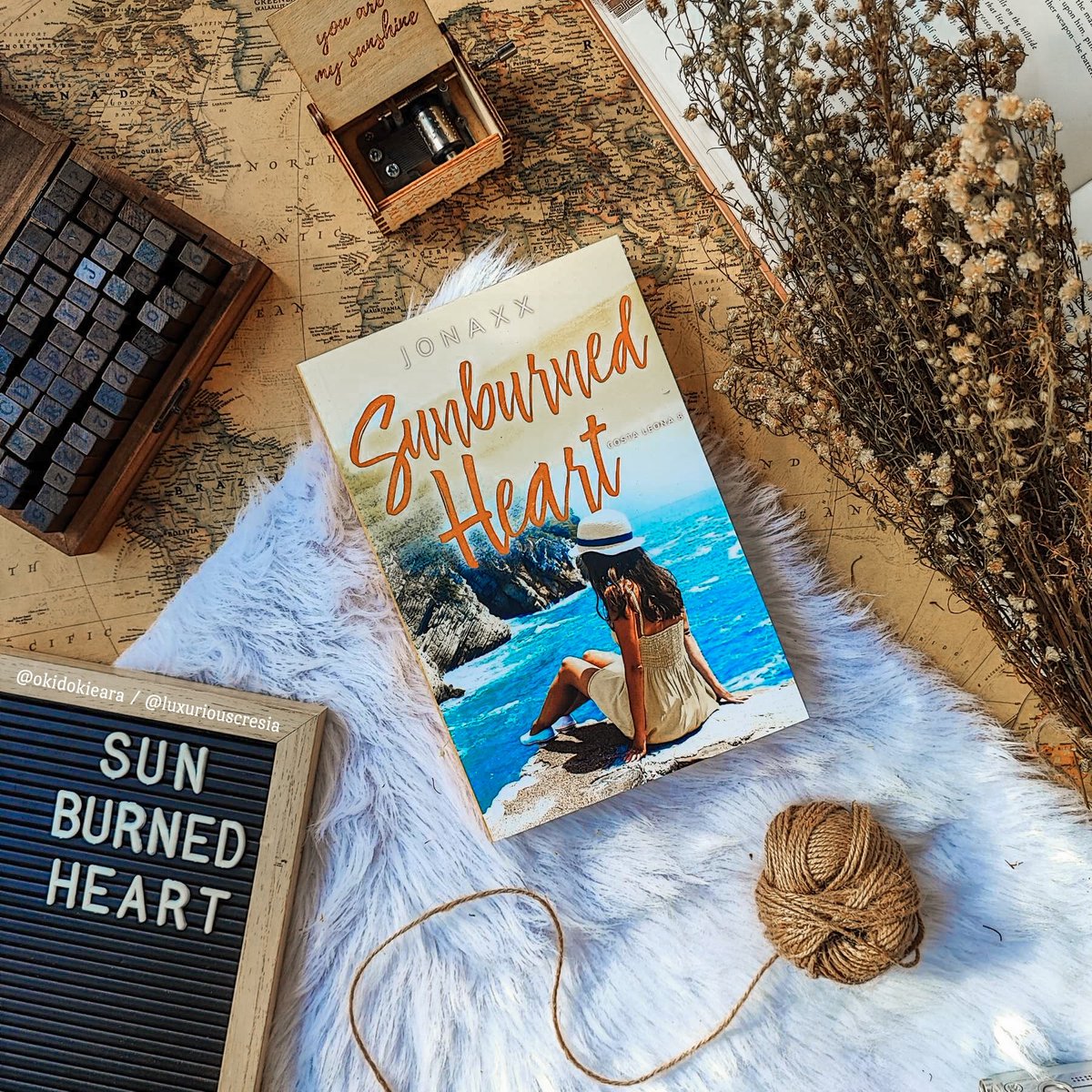 luxuriouscresia's tweet photo. CLS 7 & 8: Finally Arrived!
Ruling the wild waves and Sunburned Heart are in my arms 🥺💗
#CLS3rdGenFinallyComeplete #CLSWildestHeartbeat https://t.co/JjOrGJP6ft