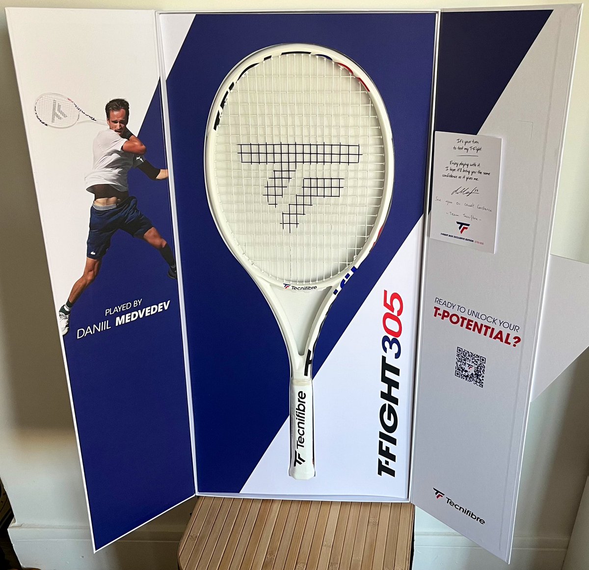 🎁🚨 CONCOURS

A gagner la T-Fight 305 de <a href="/DaniilMedwed/">Daniil Medvedev</a> et son coffret collector!

Pour participer :
🔁 RT + Follow <a href="/tecnifibre/">Tecnifibre</a>
🗣️ En commentaire: Vrai ou Faux ? Daniil Medvedev est le seul joueur 🧔‍♂️ de moins de 28 ans à détenir un titre en Grand Chelem (simple).

TAS le 26/07 🎲