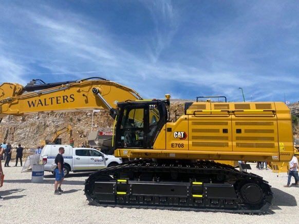 FinningNews's tweet photo. It’s the start of a new week, and time for some #MondayMotivation!
This week we’ve got a big shoutout to @TheWaltersGroup who took one of its new Cat® 374 excavators to the @hillheadshow last month!
Tag us in any pictures and use the hashtag #FeaturedByFinning for a shoutout! https://t.co/w3PkrKPRER