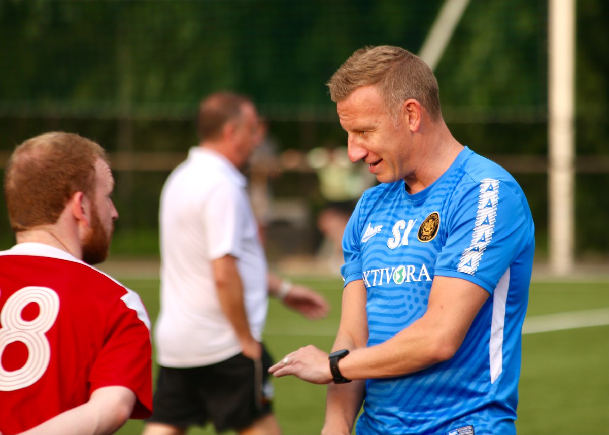 PaulVance63's tweet photo. The many faces of Stuart King - Ballymacash Rangers v Carrick Rangers - Pre-season Friendly - Bluebell Stadium, Rushmore Drive, Lisburn, Co Antrim… #TheCash #Ballymacash #BRFC #CRFC #CarrickRangers #DanskeBankPrem #Lough41PIL https://t.co/Ecj5uEfb3v